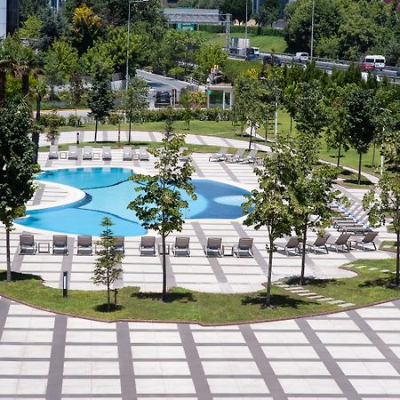 Отель Elite World Grand Istanbul Basin Ekspres Экстерьер фото The park