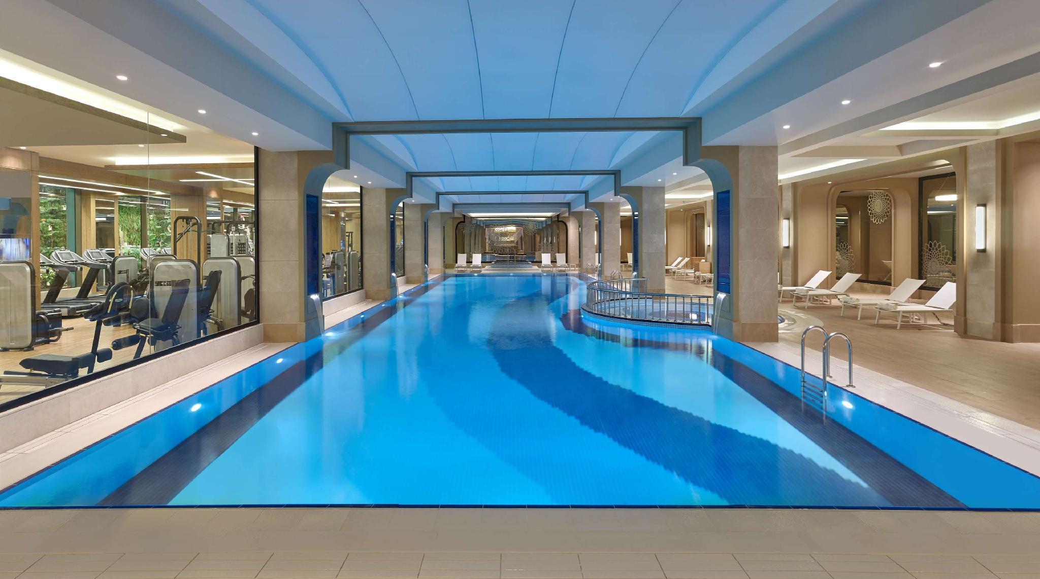 Отель Elite World Grand Istanbul Basin Ekspres Экстерьер фото The pool at the Four Seasons Hotel, London