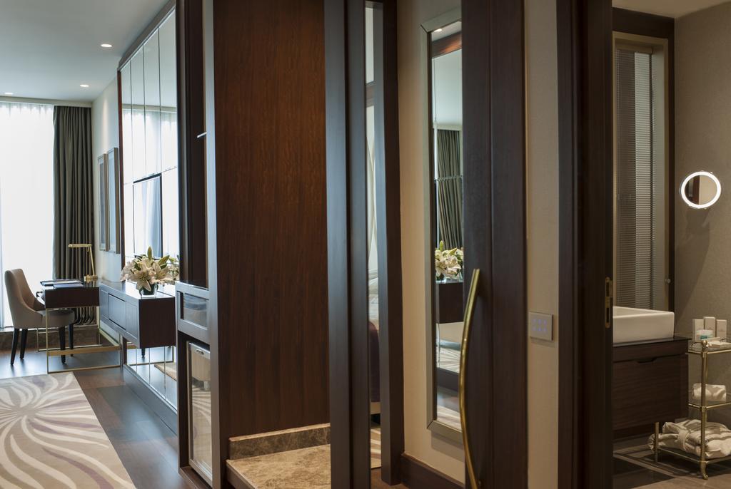 Отель Elite World Grand Istanbul Basin Ekspres Экстерьер фото A room at the hotel